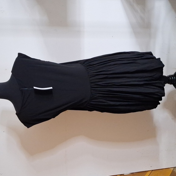 NEW! Black Cap Sleeve Bubble-Hem Dress - FLOWY & PLEATED - Picture 7 of 10